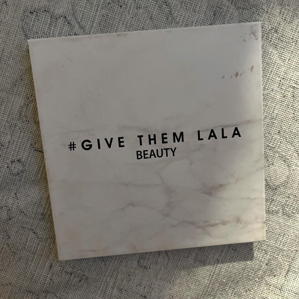 “GIVE THEM LALA BEAUTY”Eye shadow pallet!!